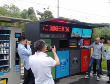 德瀾仕智能垃圾箱分類精細(xì)、模式高端，已成功覆蓋400余城